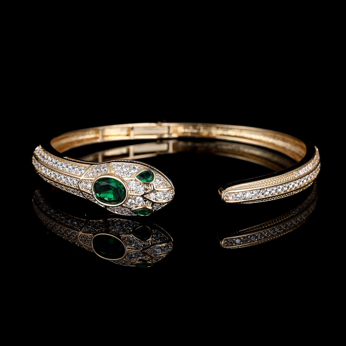 Retro cuff bracelet by Yoshan, detail view 4