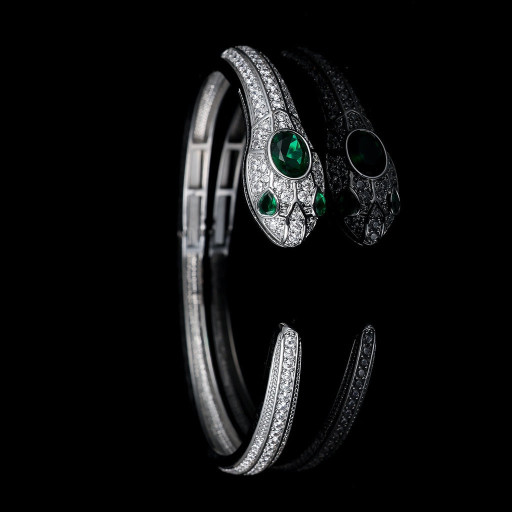 Retro cuff bracelet by Yoshan, detail view 6
