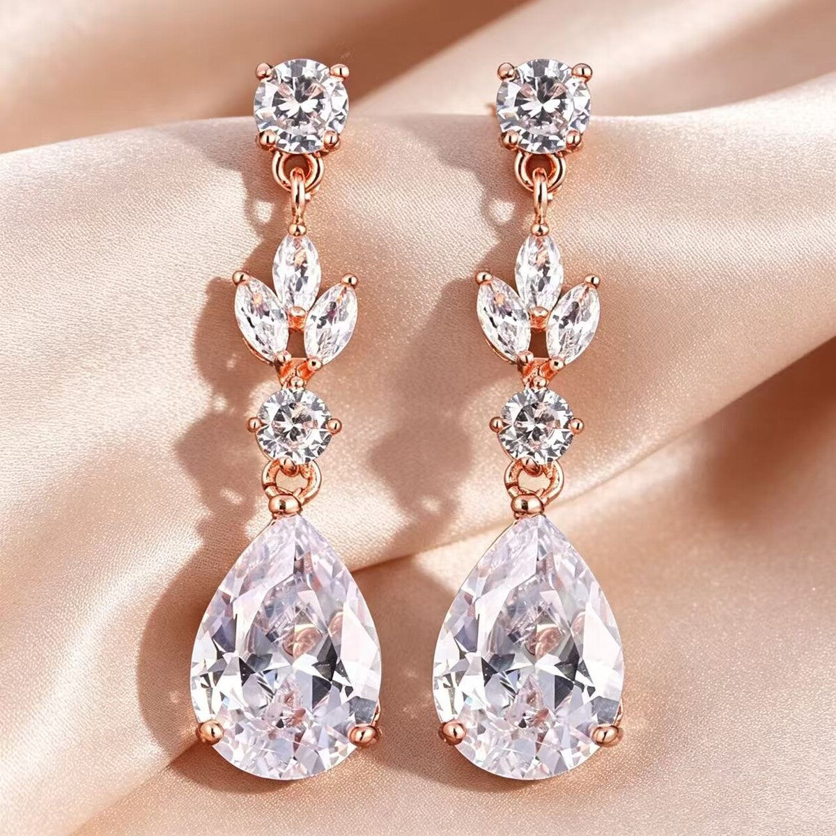 Cubic zirconia earrings by Yoshan, detail view 3