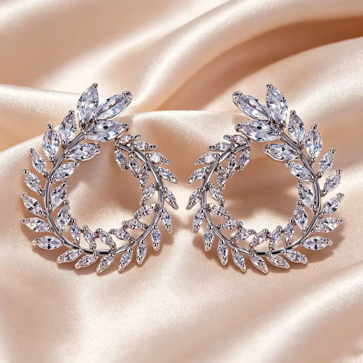 Cubic zirconia earrings by Yoshan, detail view 4