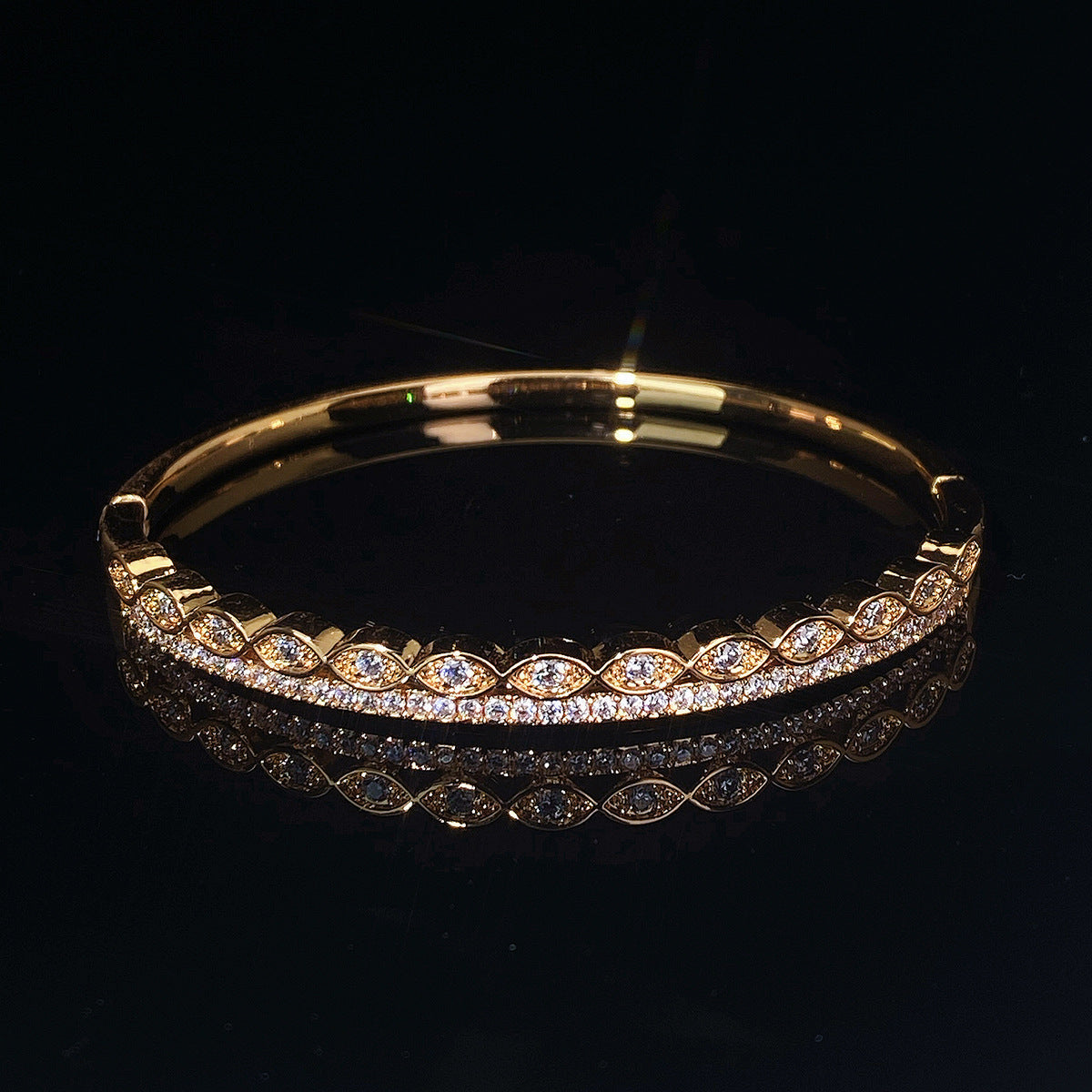 Cuff bracelet by Yoshan, detail view 2