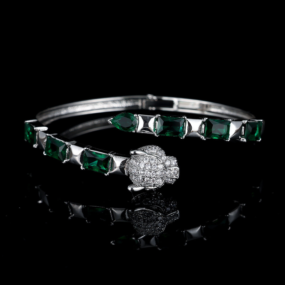 Cuff bracelet by Yoshan, detail view 5
