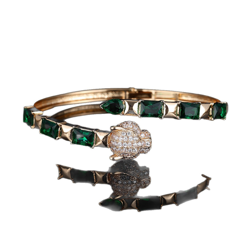 Cuff bracelet by Yoshan, detail view 7
