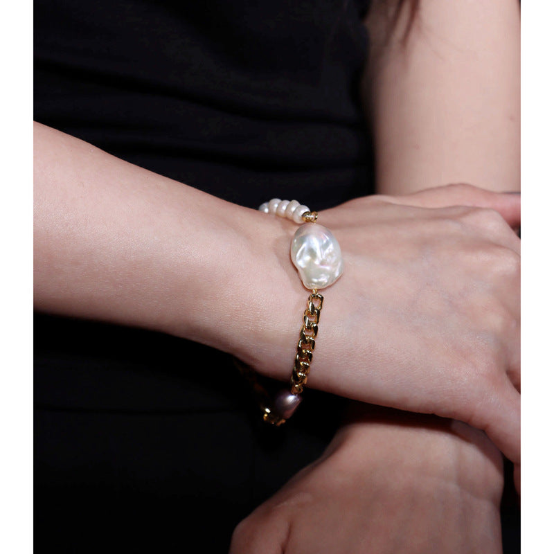 Pearl retro jewelry set by Yoshan, detail view 4