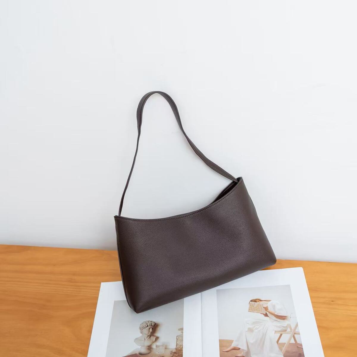 Women's Large-capacity Commute Office Leather Workwear Underarm Bag Crossbody for Travel and Sightseeing Everyday Casual Streetwear Premium Date Night