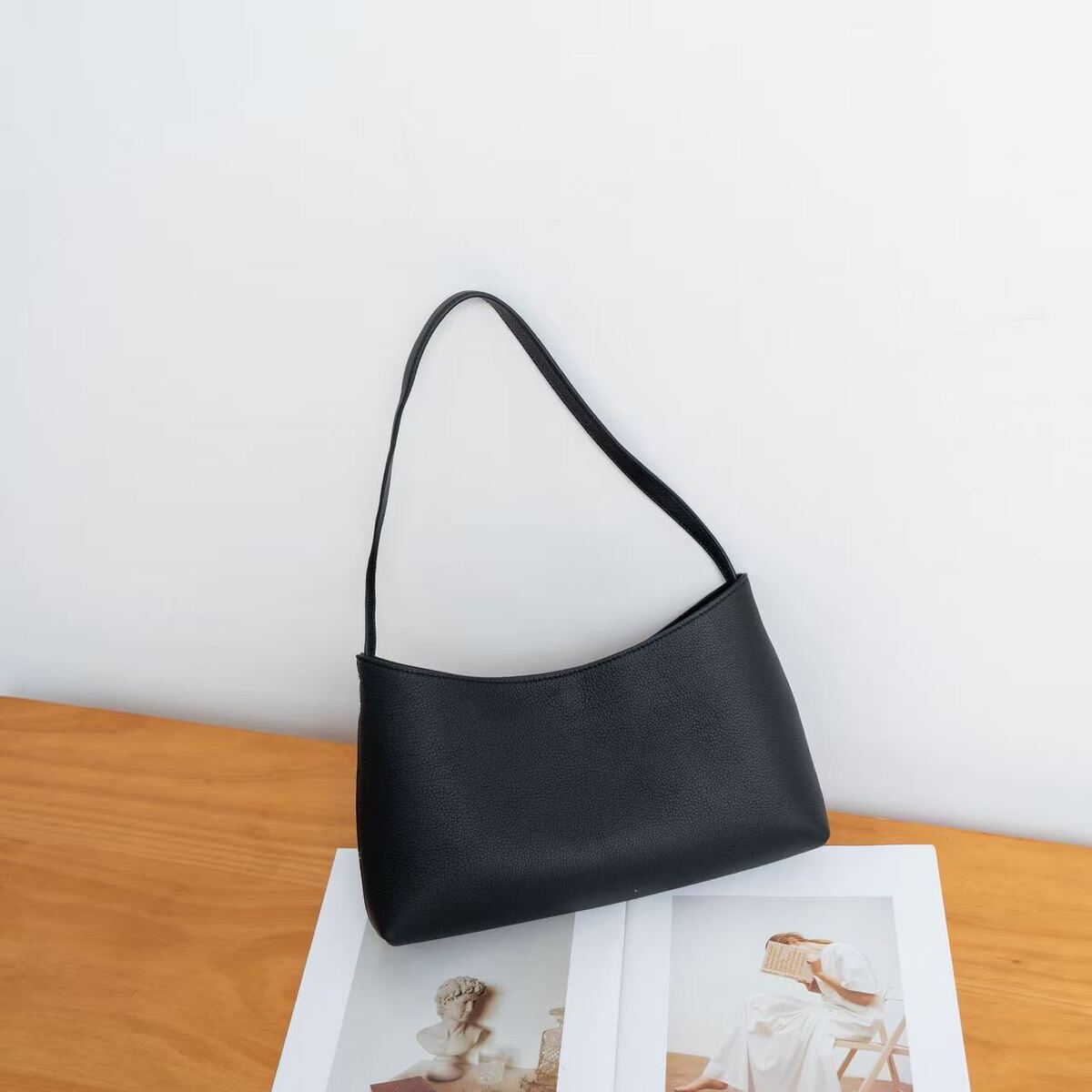 Women's Large-capacity Commute Office Leather Workwear Underarm Bag Crossbody for Travel and Sightseeing Everyday Casual Streetwear Premium Date Night