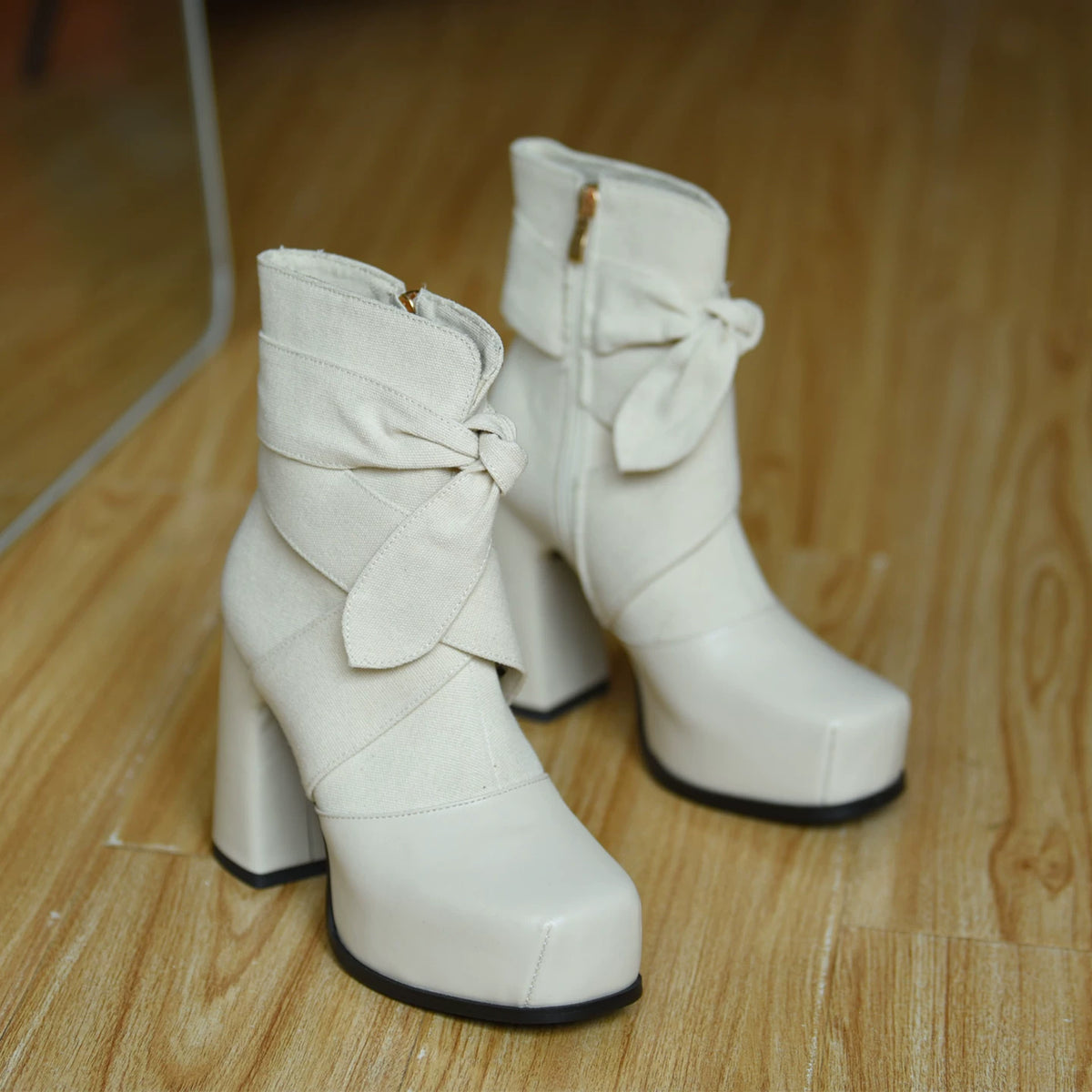 Cream (fleece lining) / EU 34