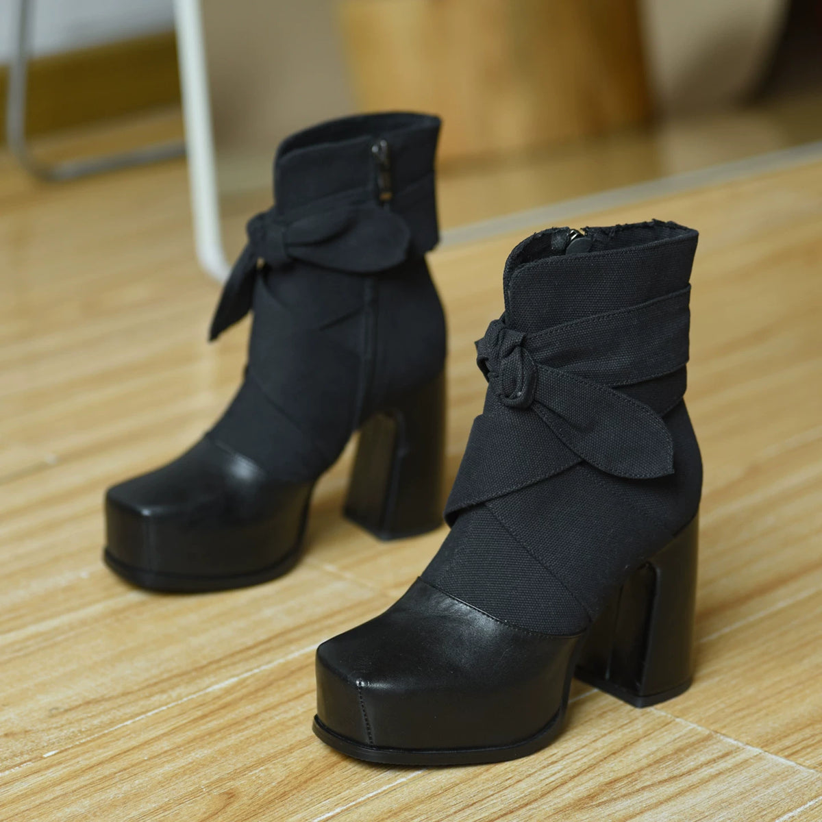 Black (fleece lining) / EU 34