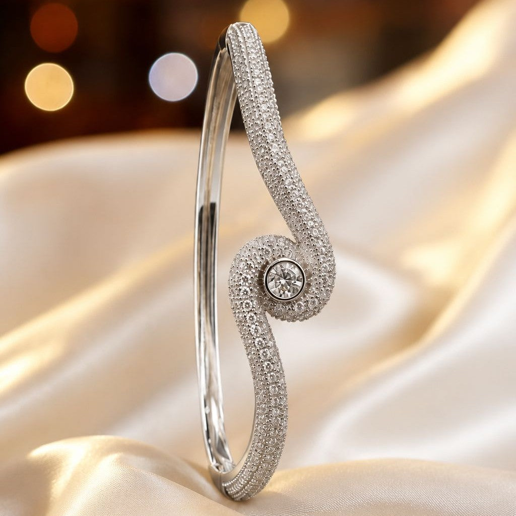 Cuff bracelet by Yoshan, detail view 3