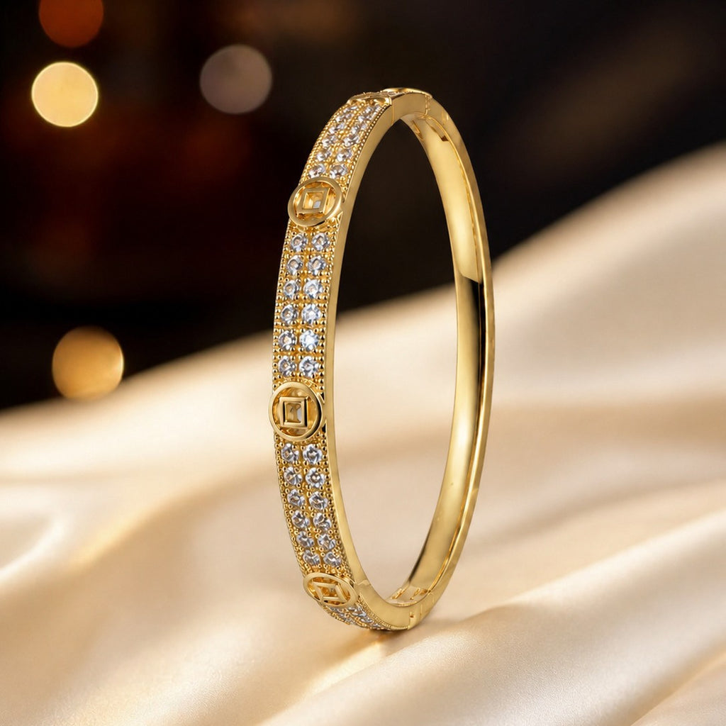 Cuff bracelet by Yoshan, detail view 5