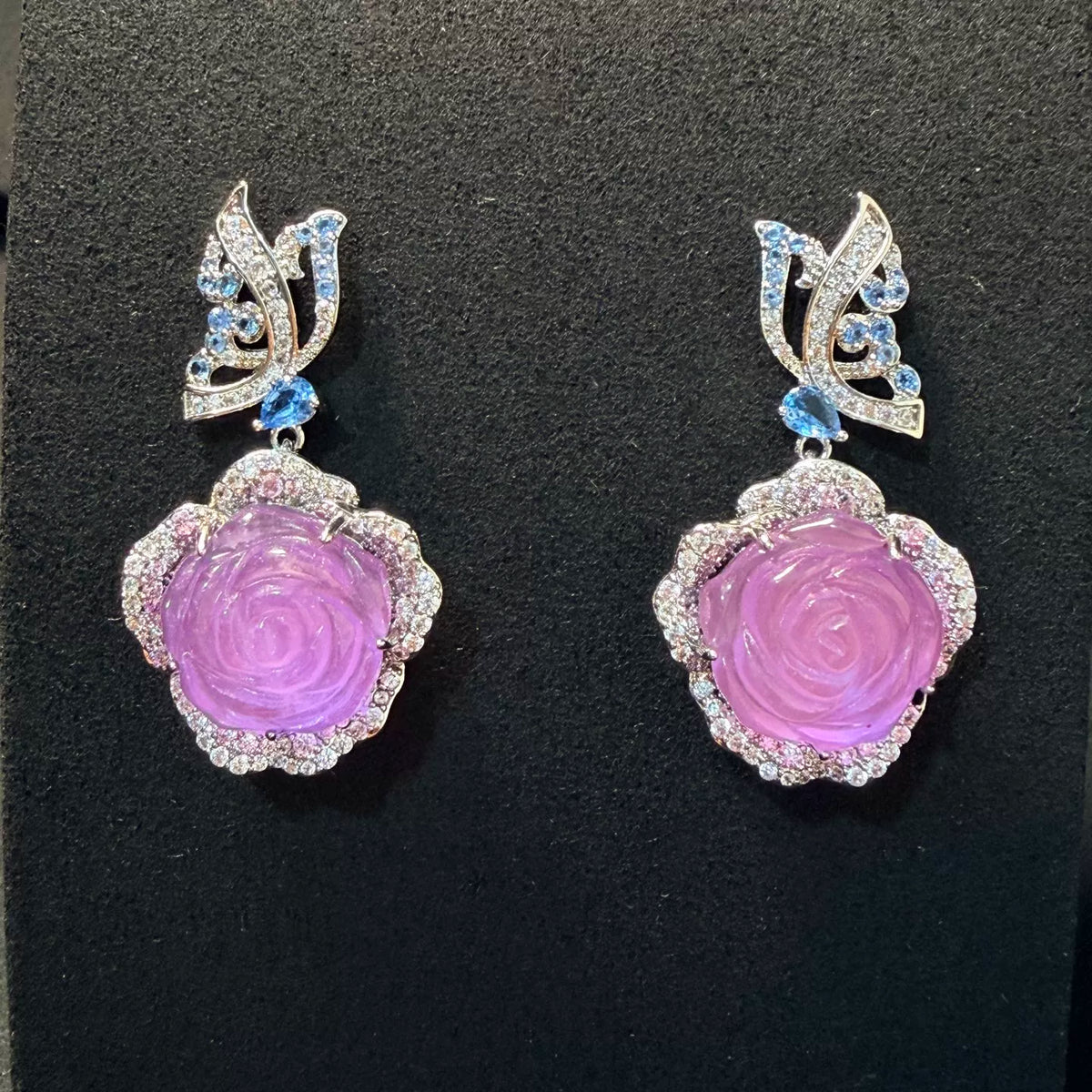 Stud earrings by Yoshan