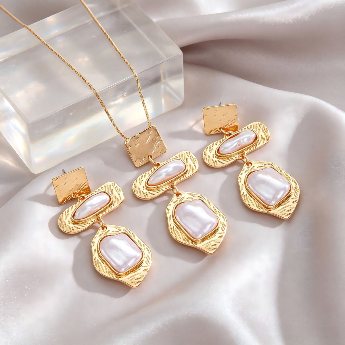 Pearl geometric earrings by Yoshan, detail view 5