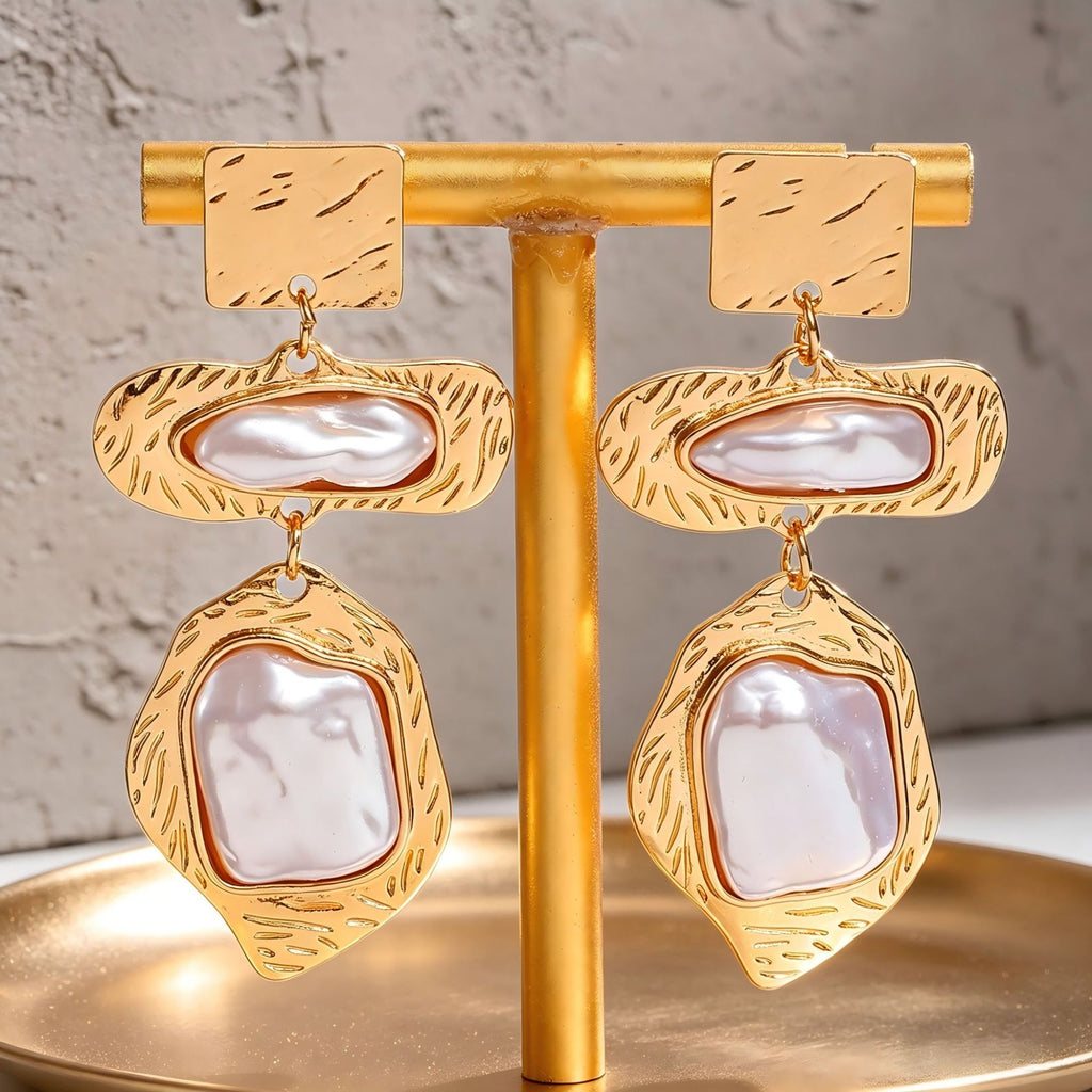 Pearl geometric earrings by Yoshan, detail view 6