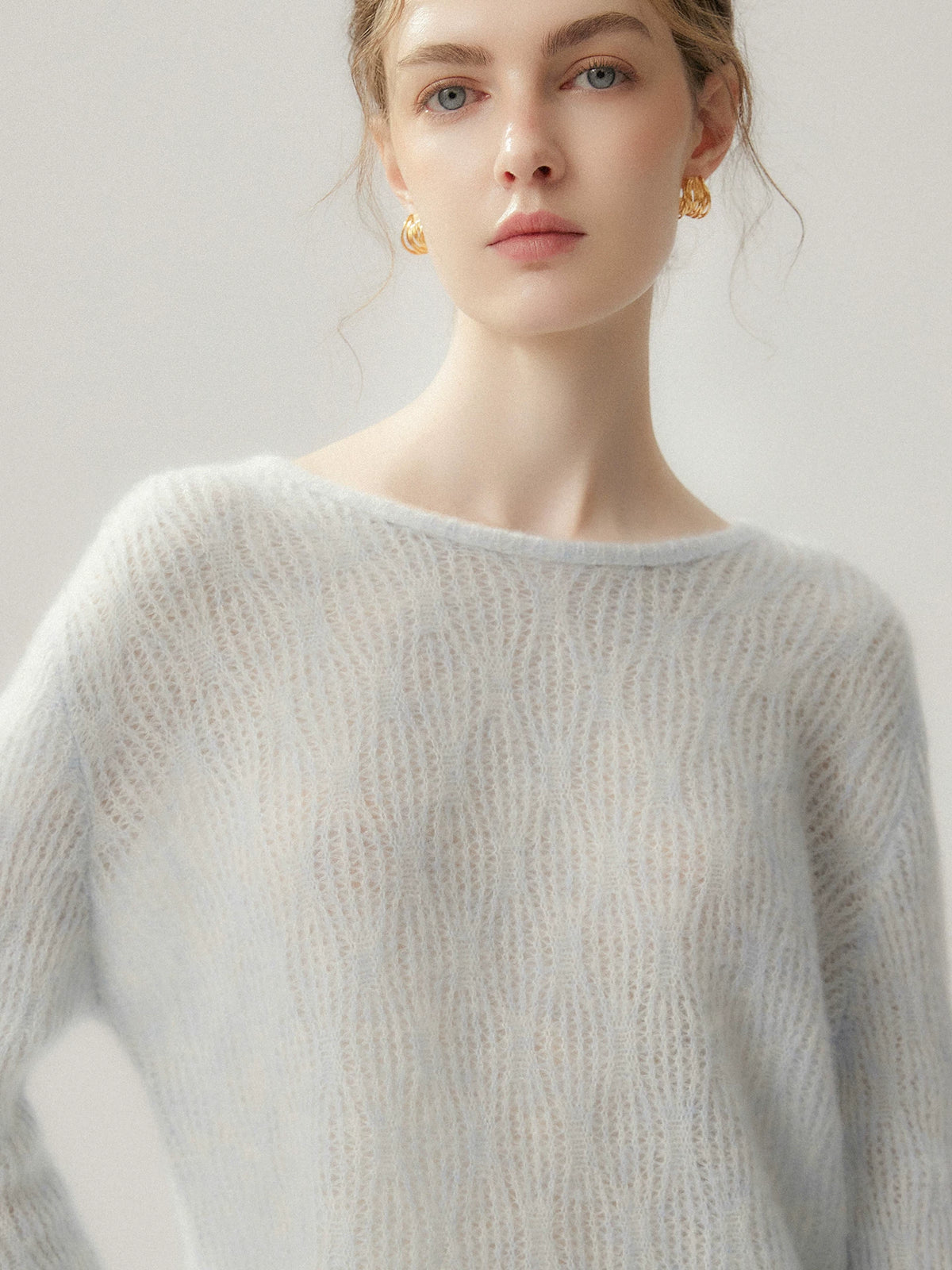 Women's Fall Winter White Oversized Cutout Relaxed Sweater Knit Pullover Top for Casual Outfits Spring Travel