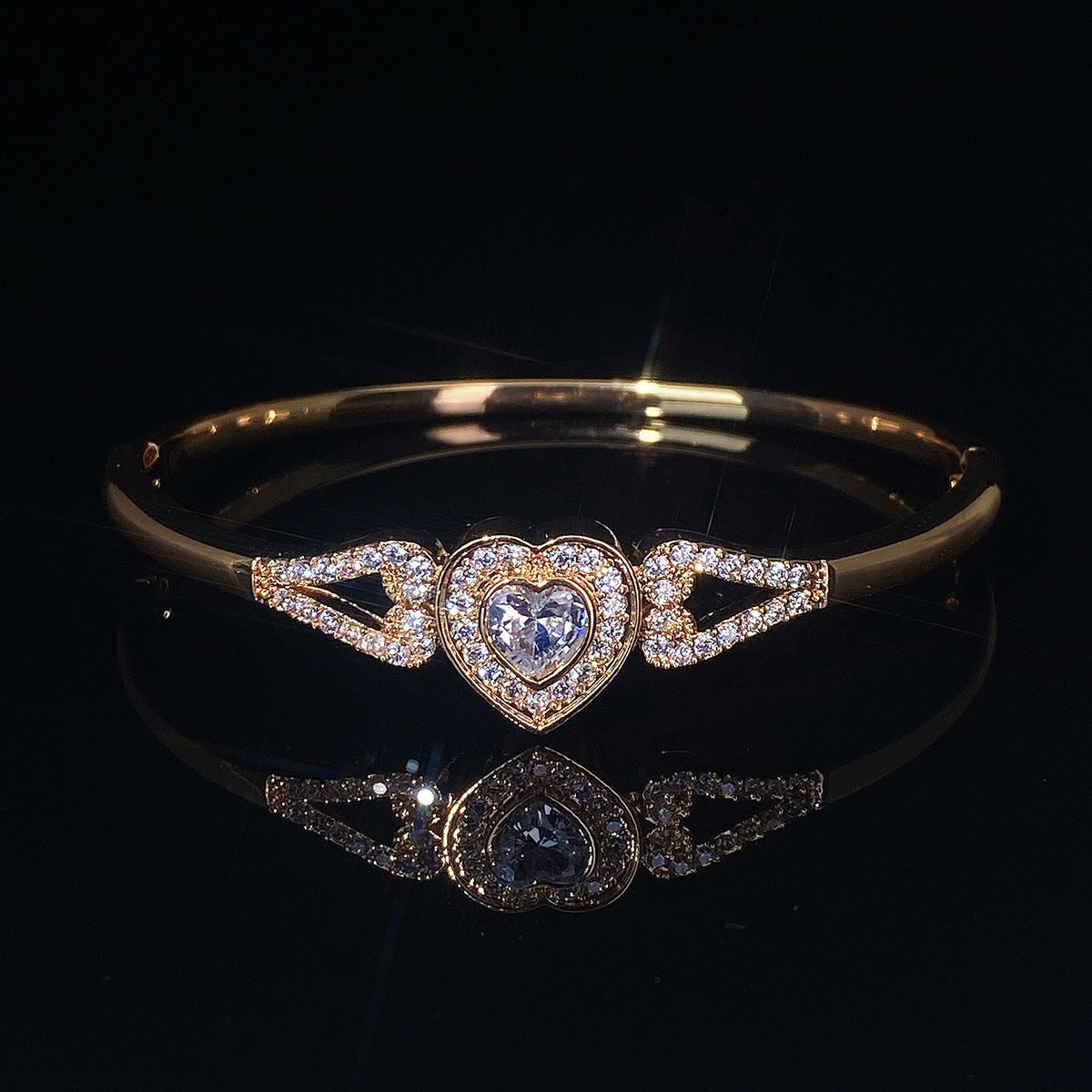 Cuff bracelet by Yoshan, detail view 2