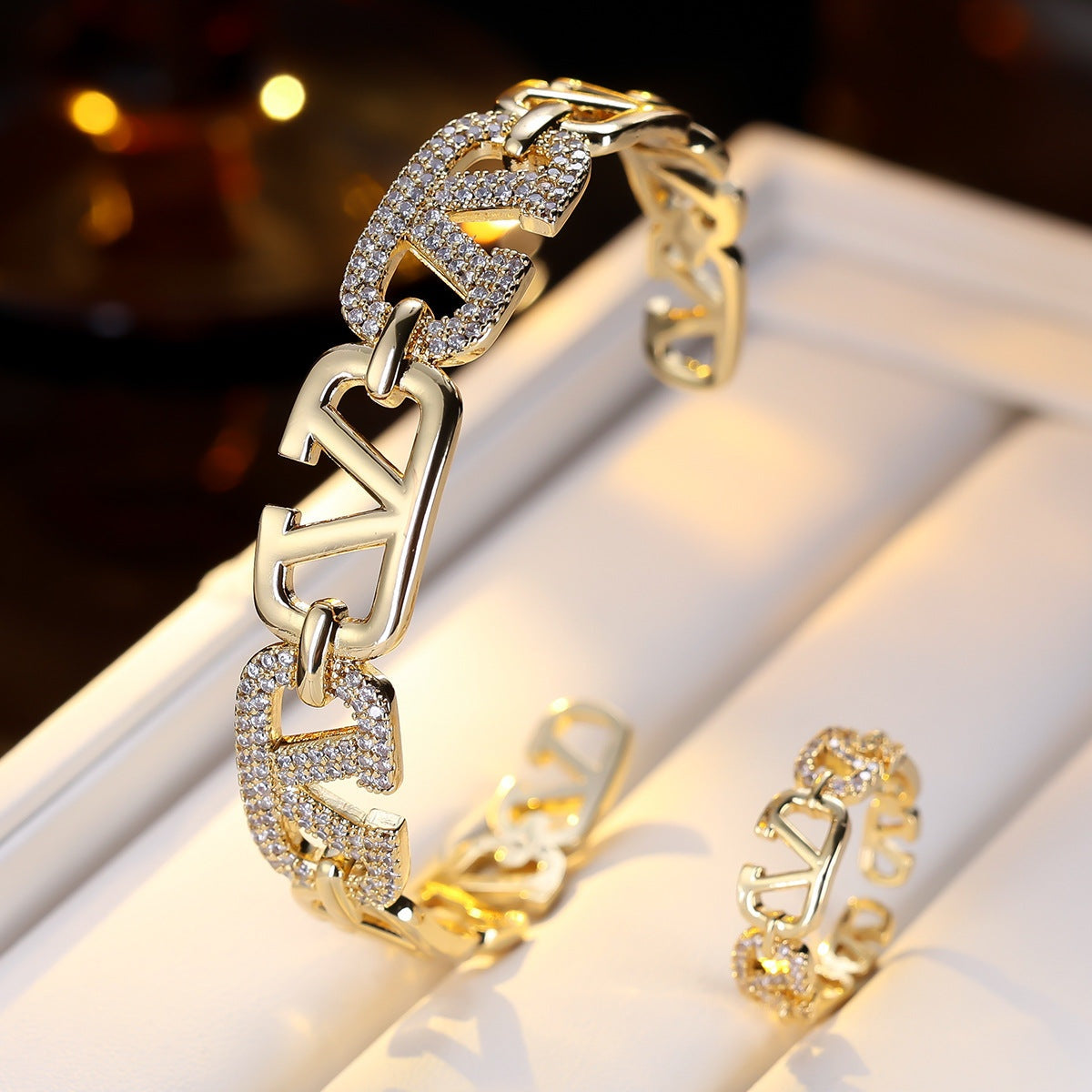 Cuff bracelet by Yoshan, detail view 3
