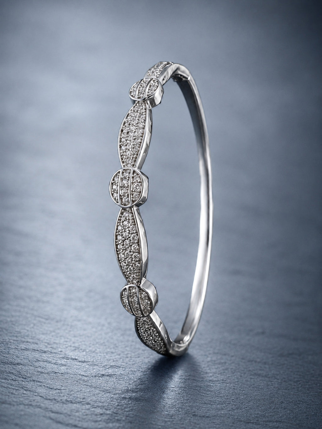 Silver geometric jewelry set by Yoshan