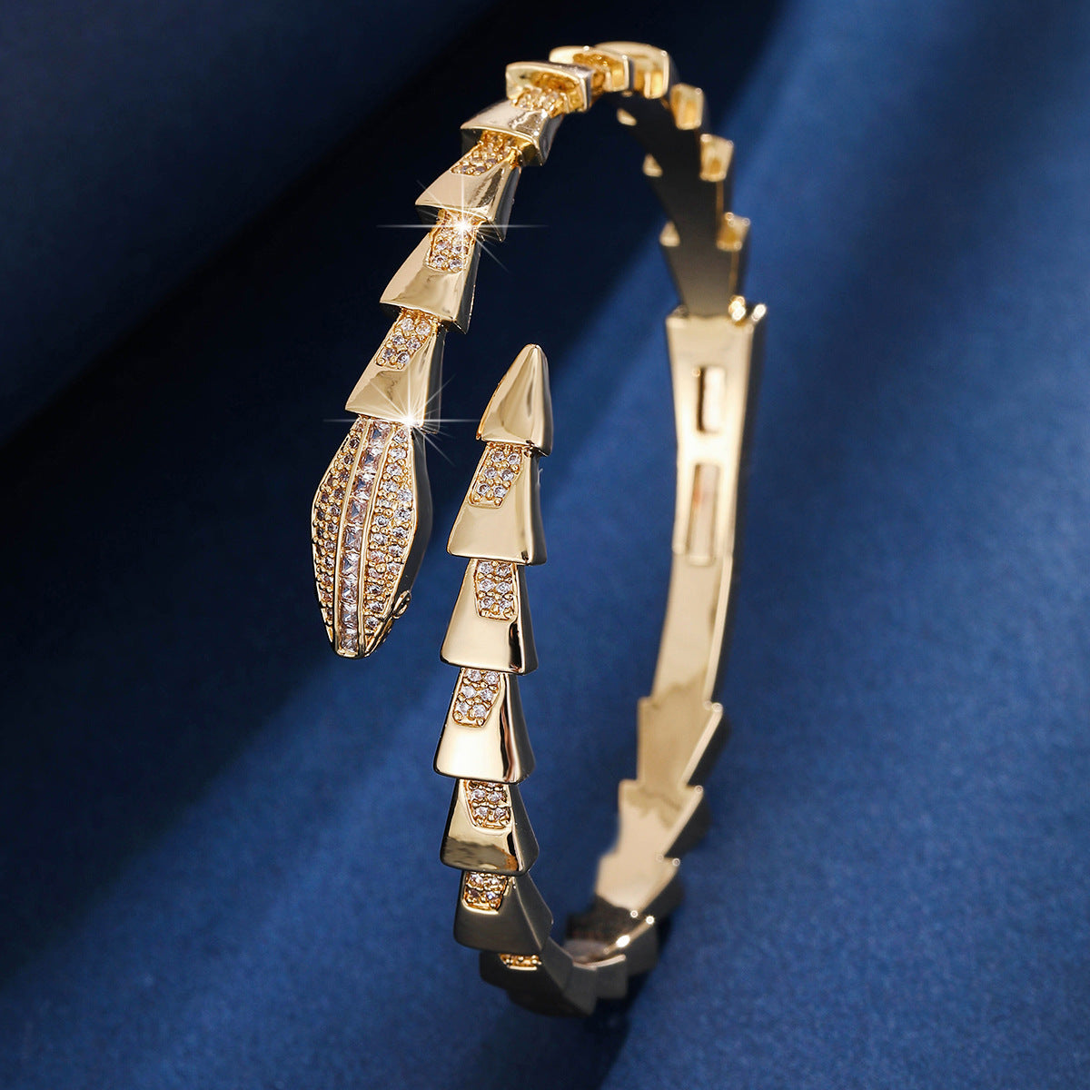 Cuff bracelet by Yoshan, detail view 3