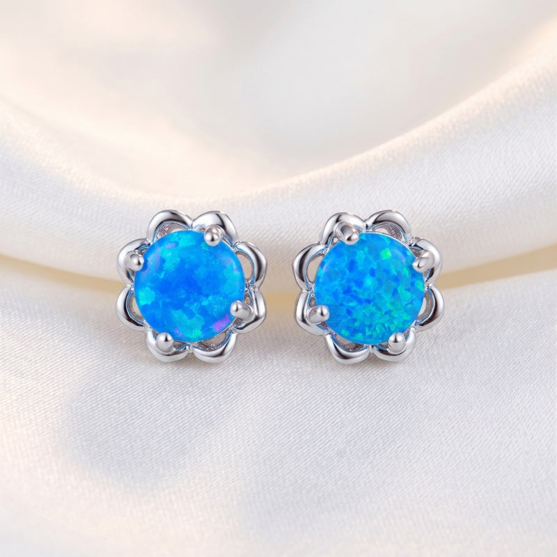 Floral stud earrings by Yoshan, detail view 5