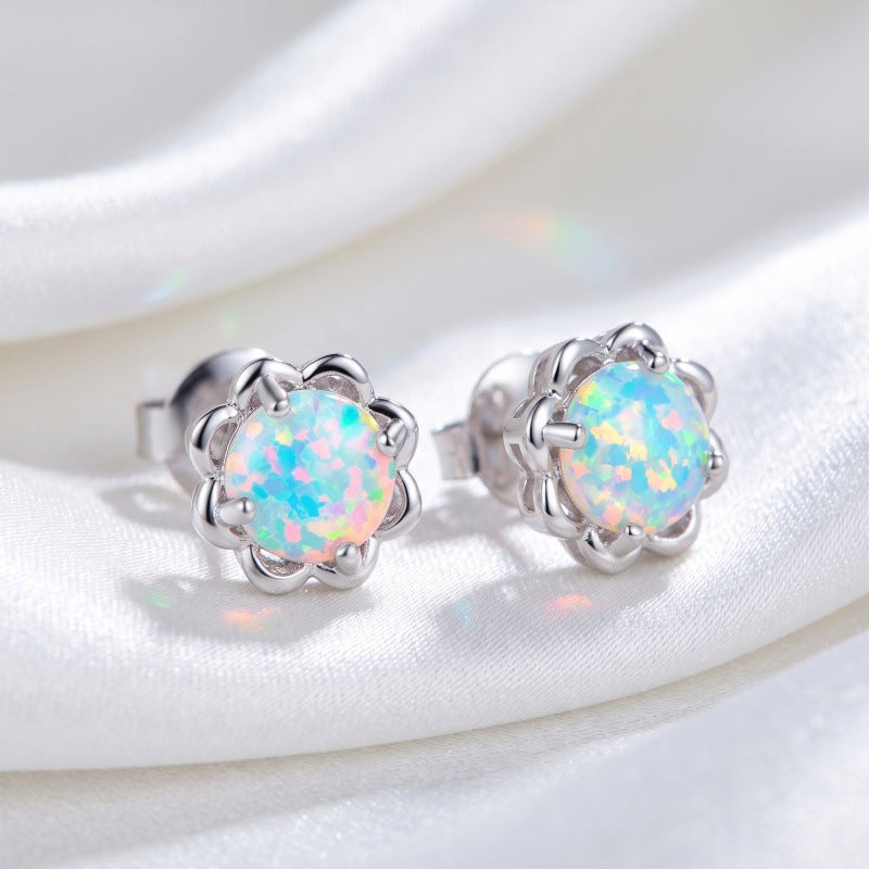 Floral stud earrings by Yoshan, detail view 6