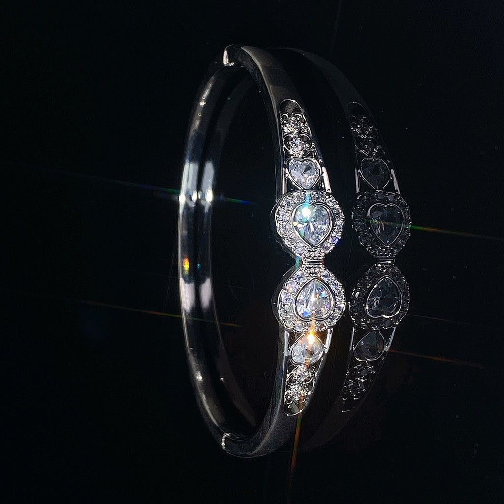 Cuff bracelet by Yoshan, detail view 4