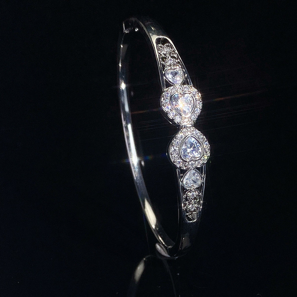 Cuff bracelet by Yoshan, detail view 5
