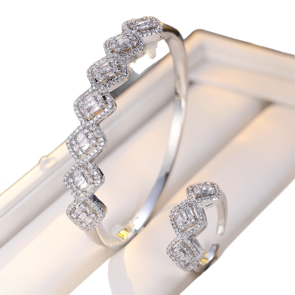 Cuff bracelet by Yoshan, detail view 7