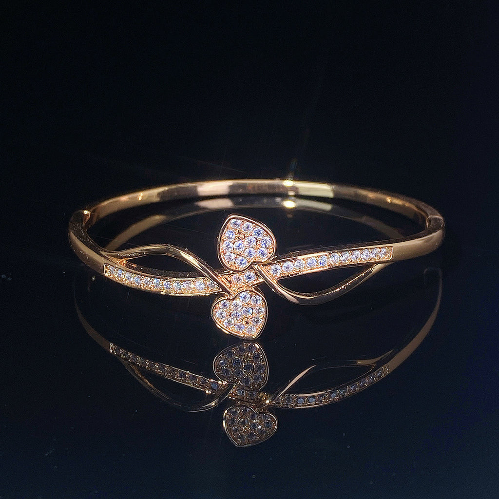 Cuff bracelet by Yoshan, detail view 2