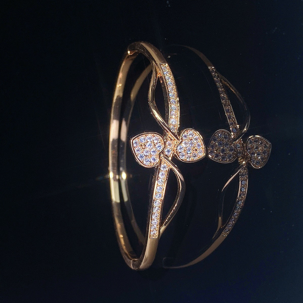 Cuff bracelet by Yoshan, detail view 3