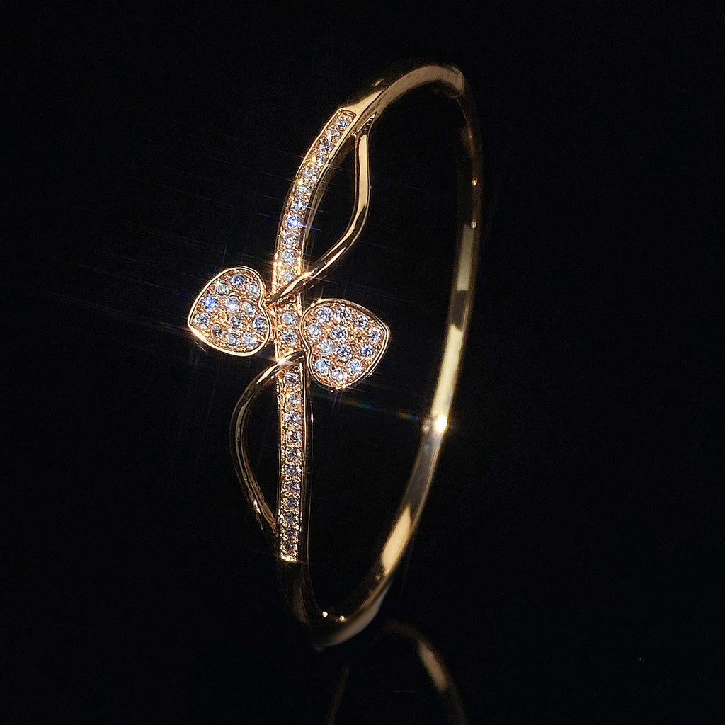 Cuff bracelet by Yoshan, detail view 4