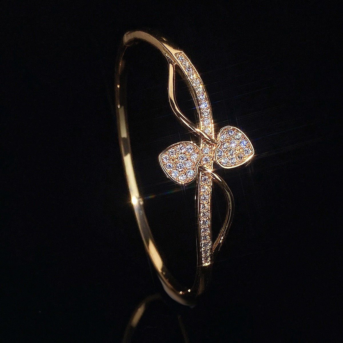 Cuff bracelet by Yoshan, detail view 5