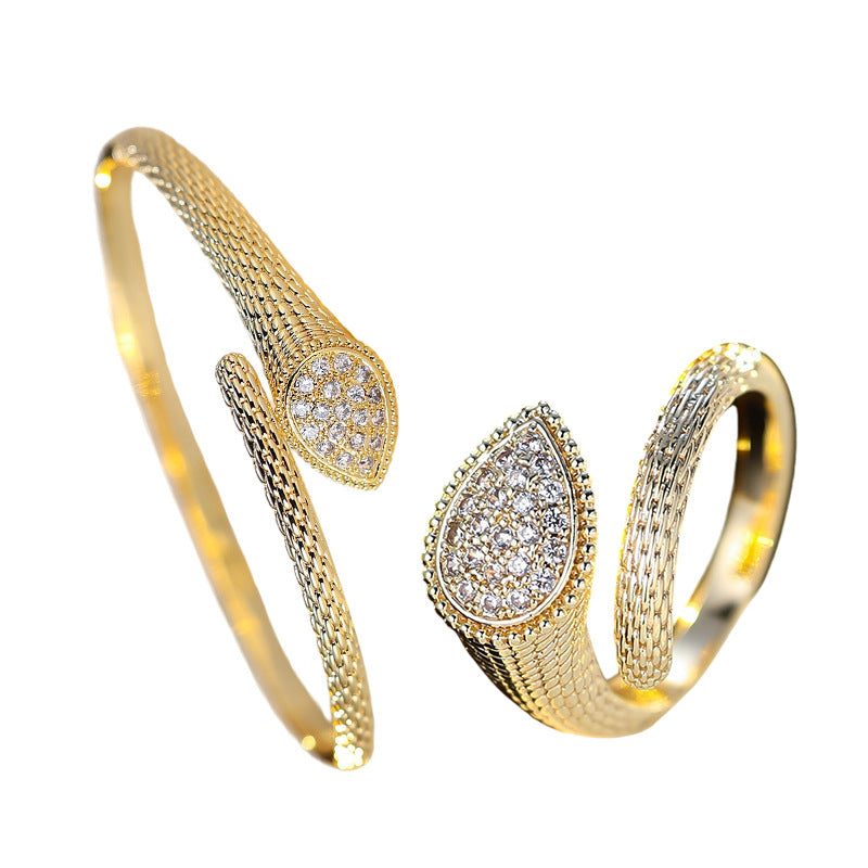 Minimalist cuff bracelet by Yoshan, detail view 8