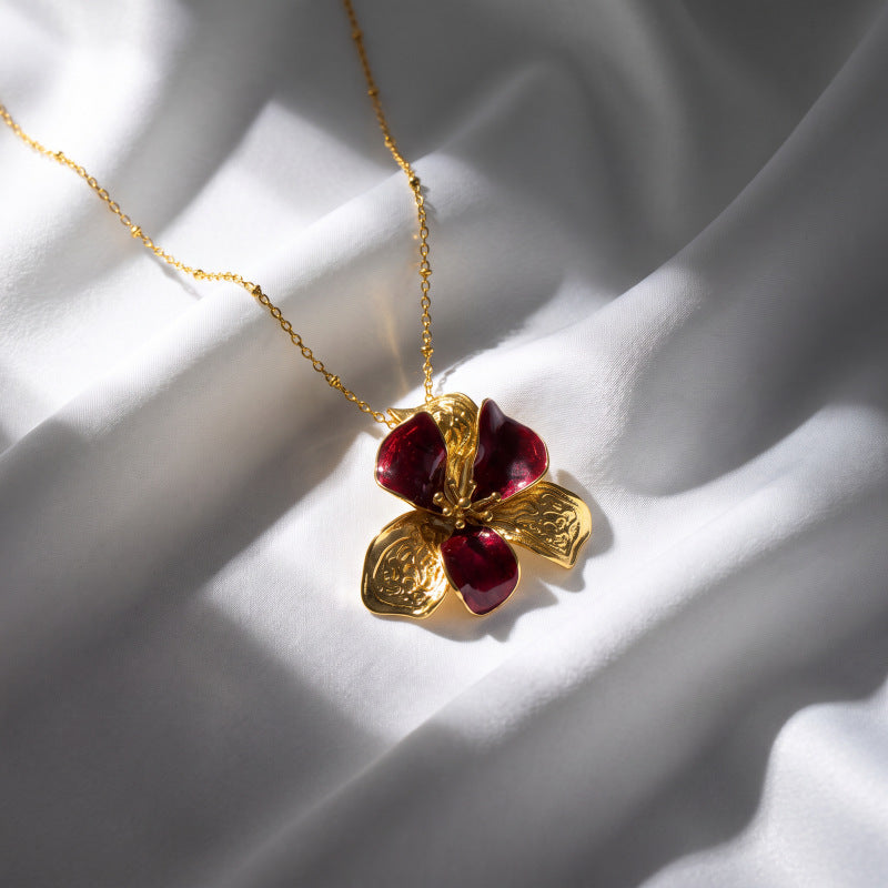 Floral earrings by Yoshan, detail view 5