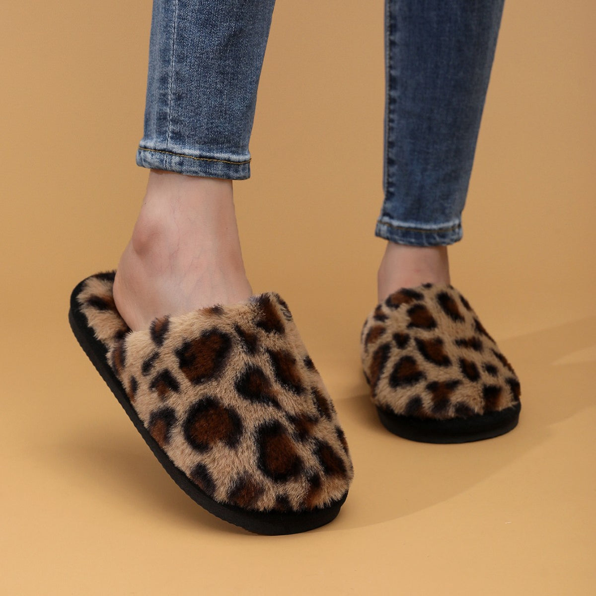 Women's Closed Toe Fleece-lined Soft Sole Slippers Outdoor Mules