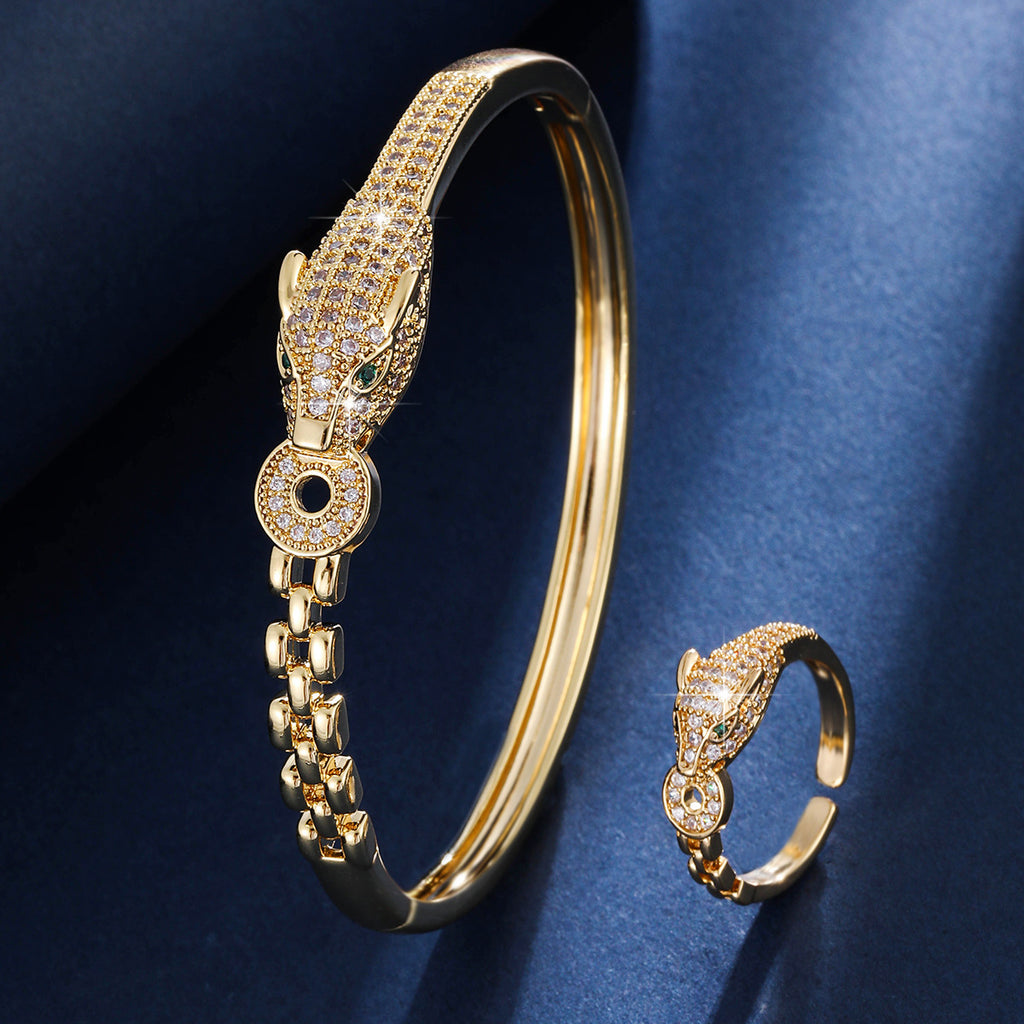 Cuff bracelet by Yoshan, detail view 3