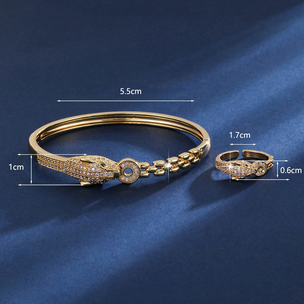 Cuff bracelet by Yoshan, detail view 5