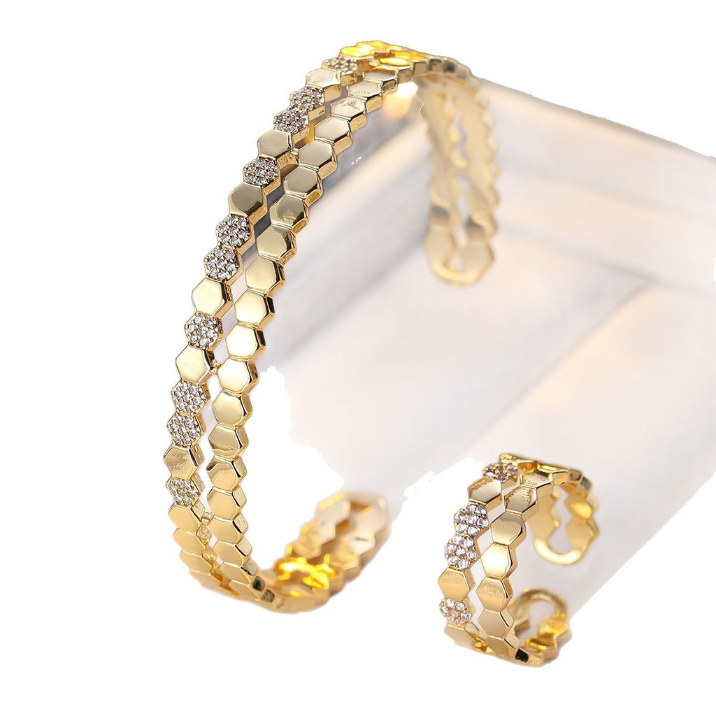 Geometric jewelry set by Yoshan, detail view 7
