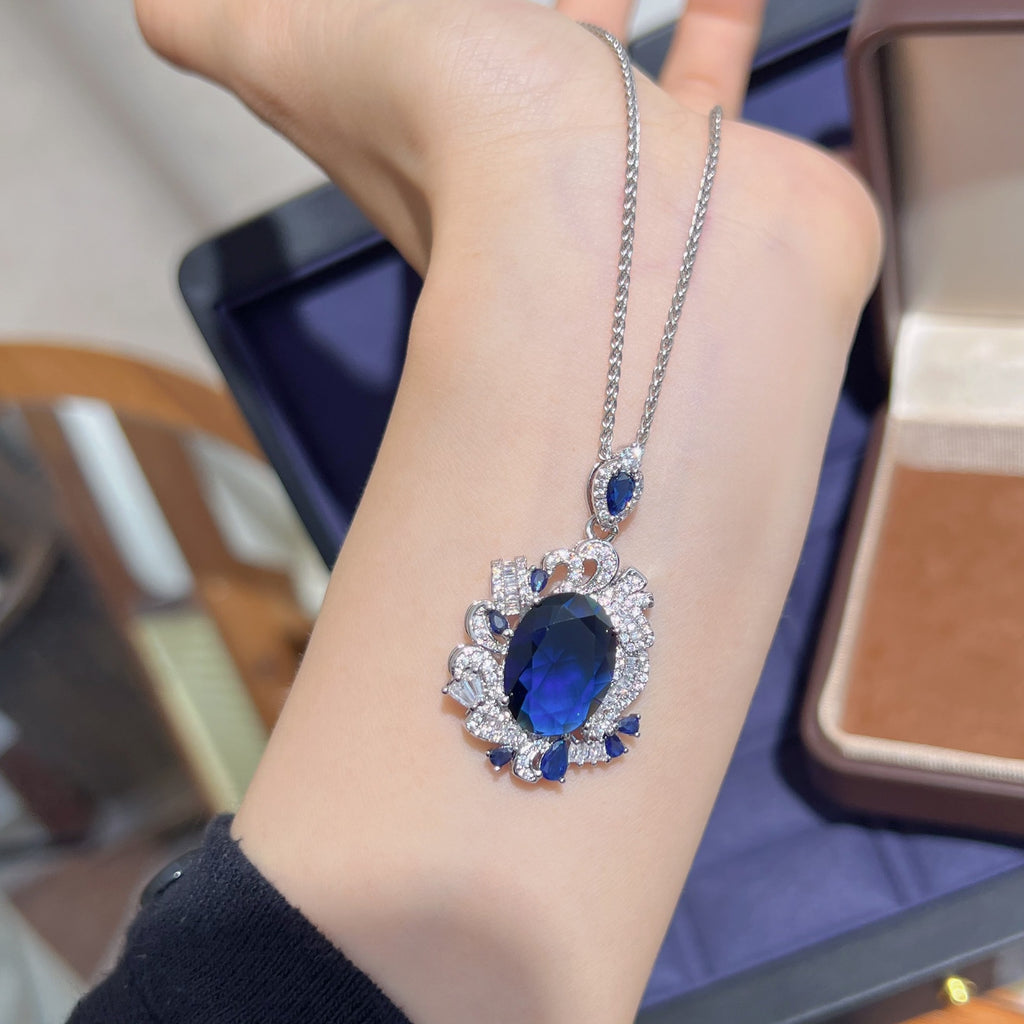 Cubic zirconia pendant necklace by Yoshan, detail view 3
