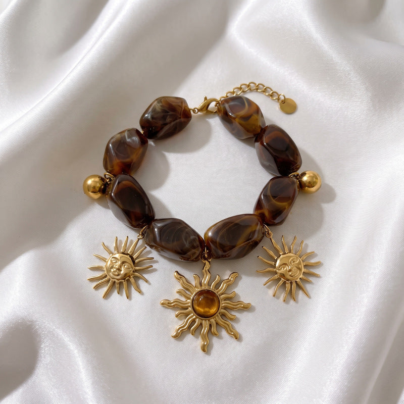 Retro cuff bracelet by Yoshan, detail view 3