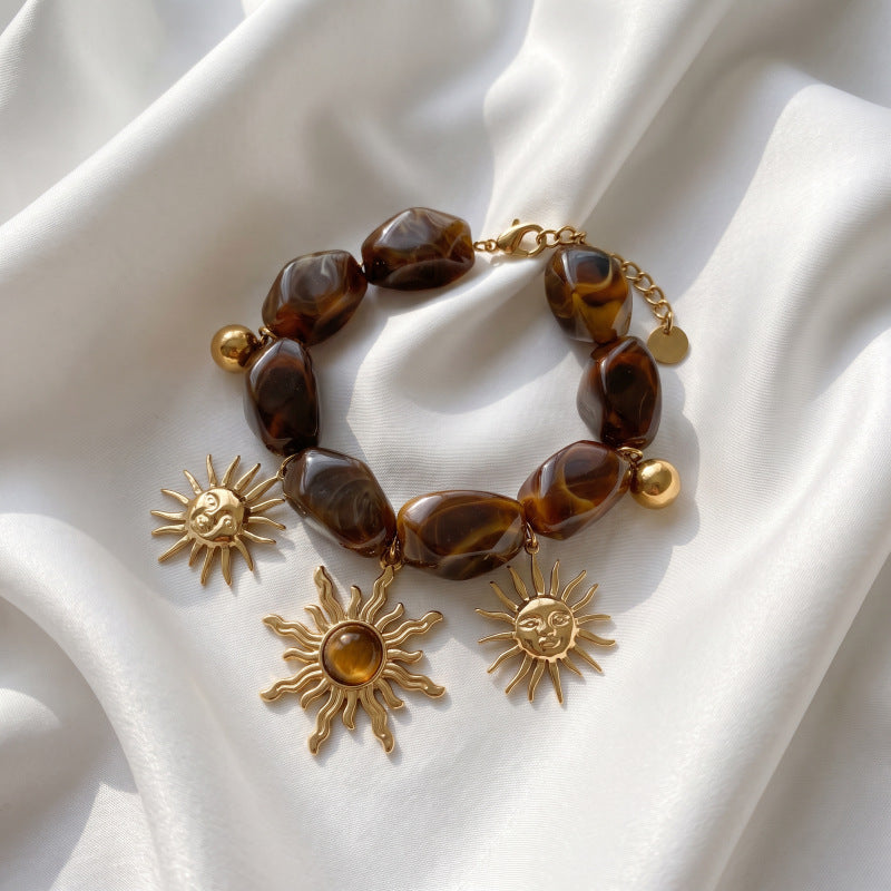 Retro cuff bracelet by Yoshan, detail view 4