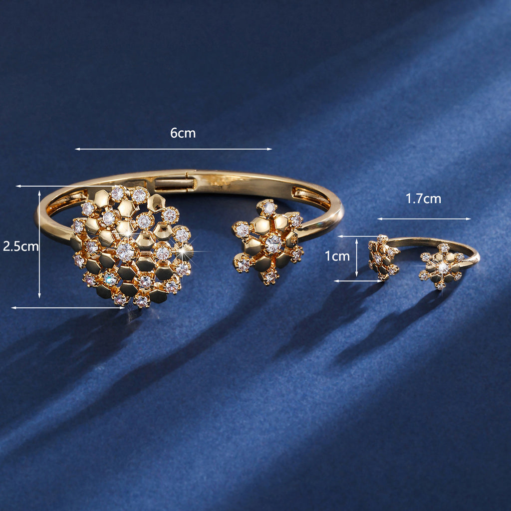 Cuff bracelet by Yoshan, detail view 5