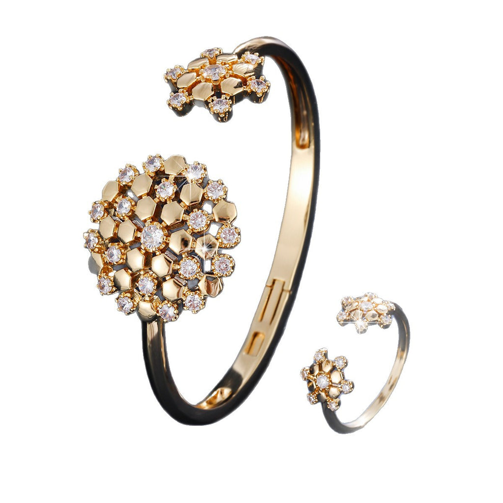 Cuff bracelet by Yoshan, detail view 7