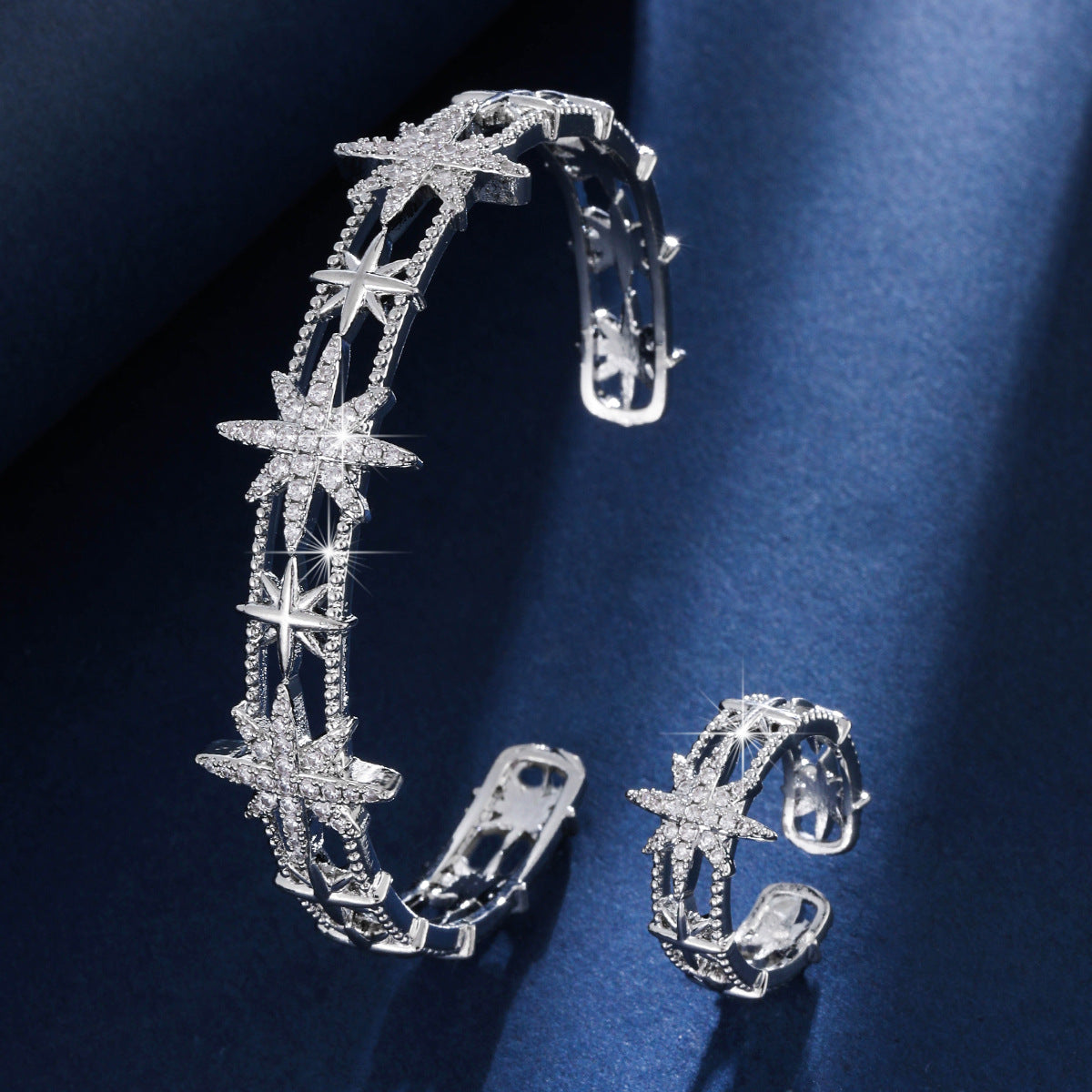 Cutout jewelry set by Yoshan, detail view 3