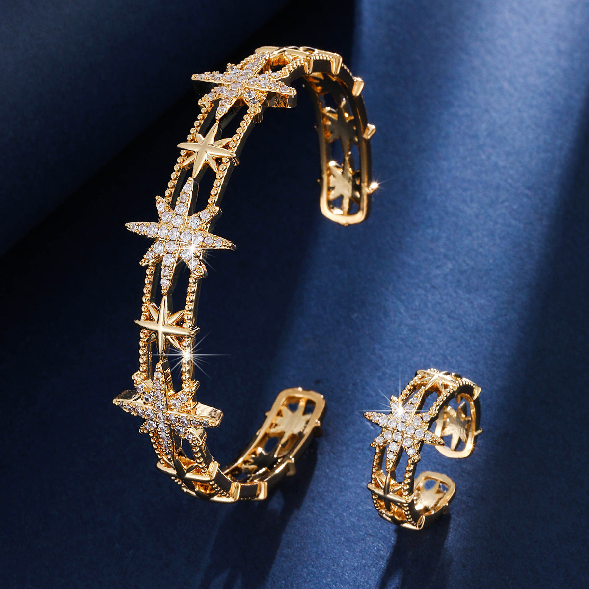 Cutout jewelry set by Yoshan, detail view 4