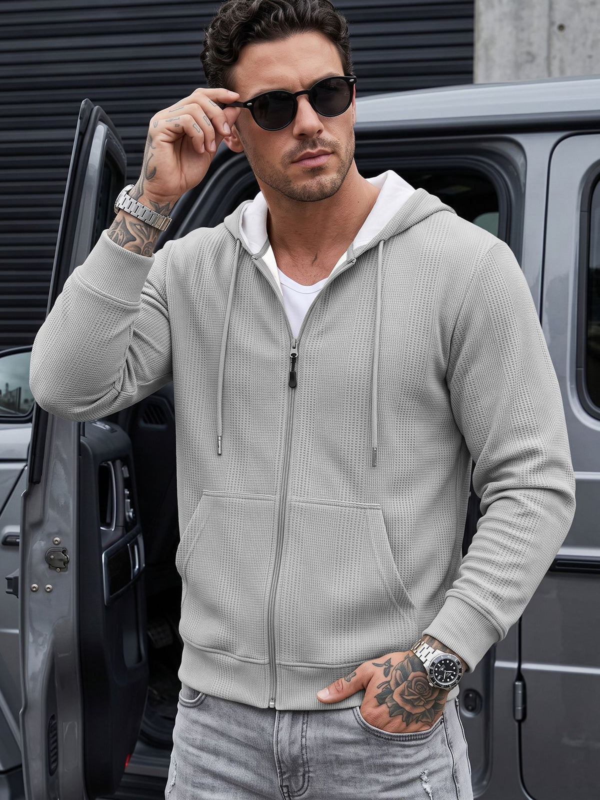 Light Grey / M
