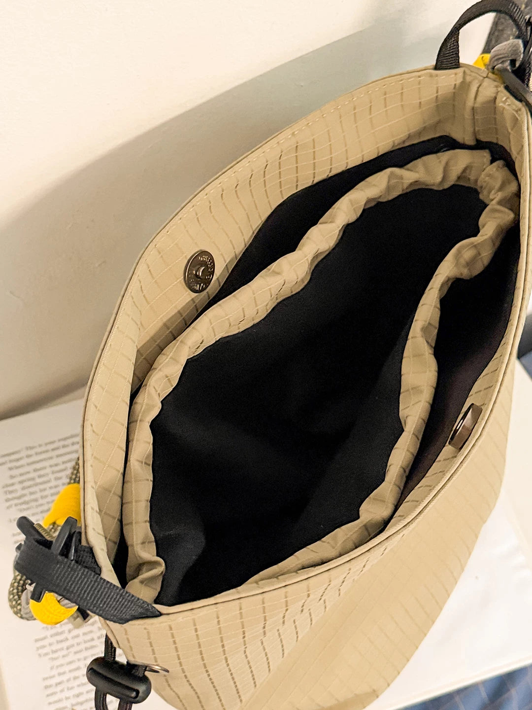 Women's Large-Capacity Casual Bucket Bag Drawstring Shoulder Purse Hobo for Everyday Use Travel Work Office School
