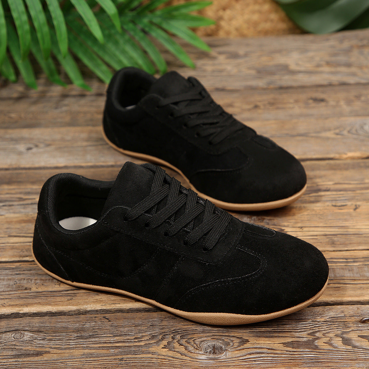 Black / EU 37