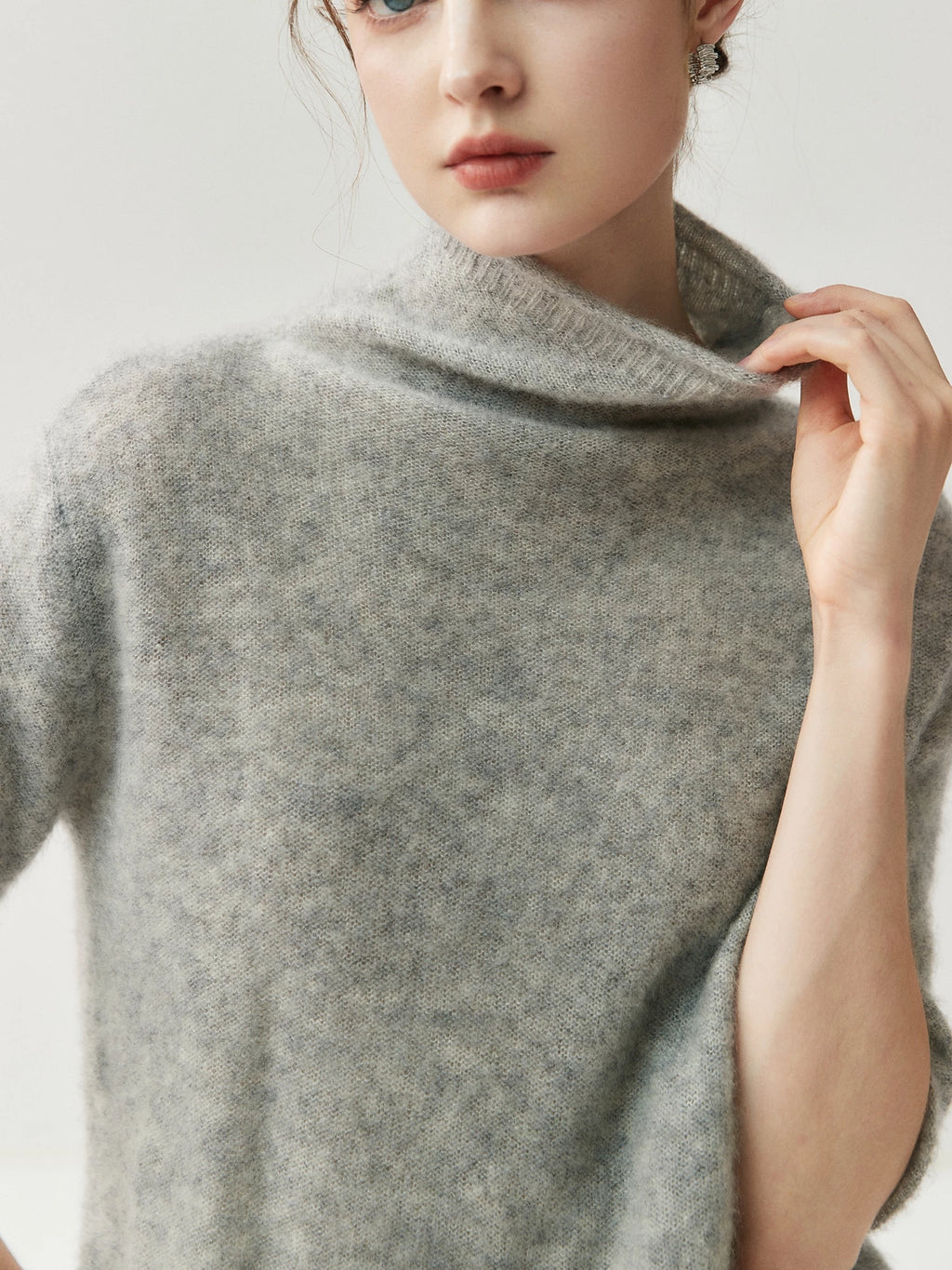 Women's Turtleneck Oversized Cropped Sweater Knit Pullover Top for Fall Winter Spring Travel Office Everyday Date Night