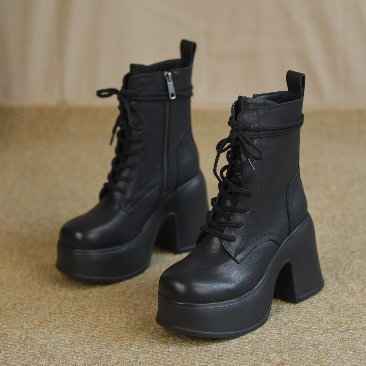 Black (fleece lining) / EU 34