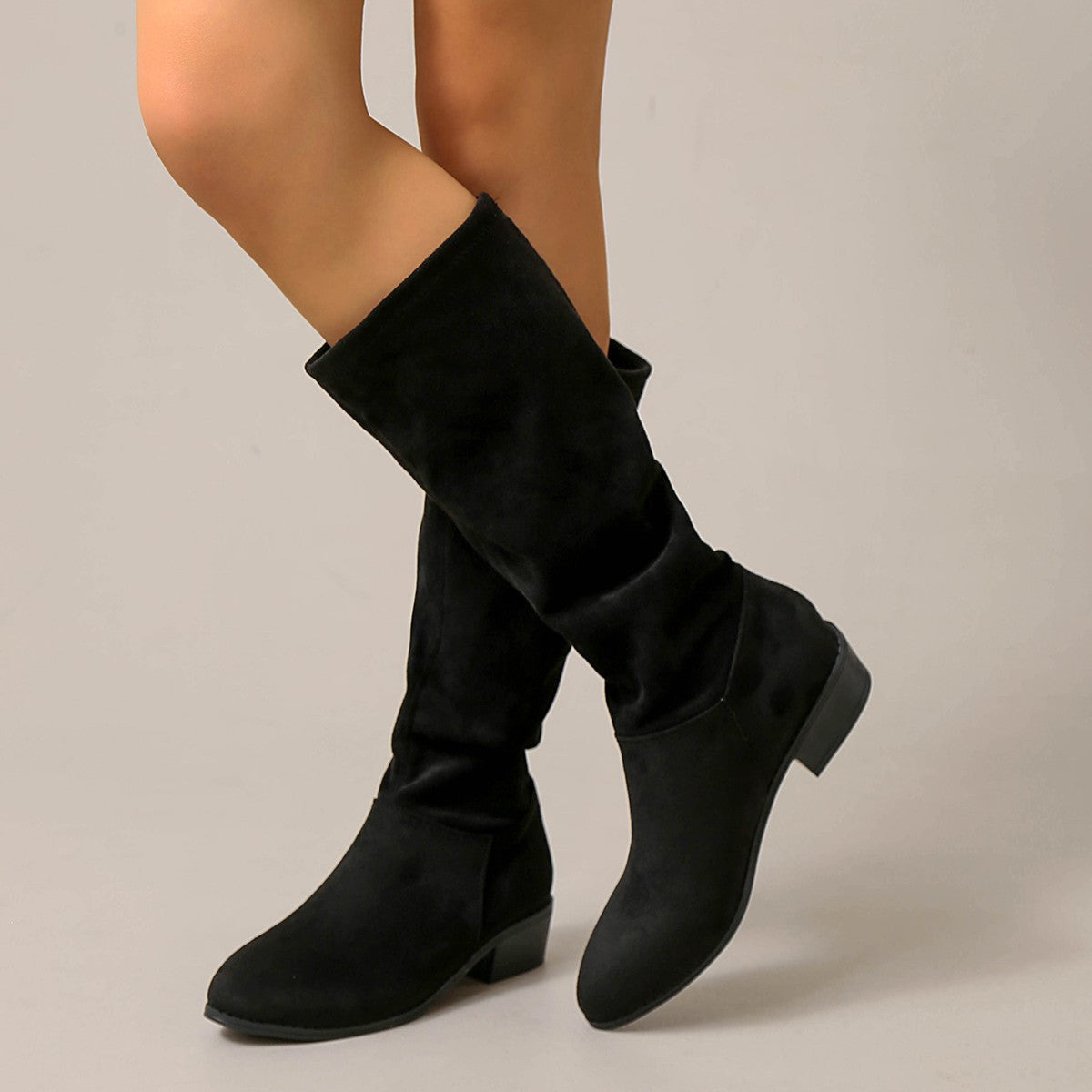 Black / EU 37